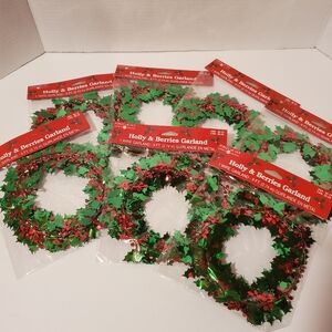 🎄 American Greetings Holly & Berries Garland